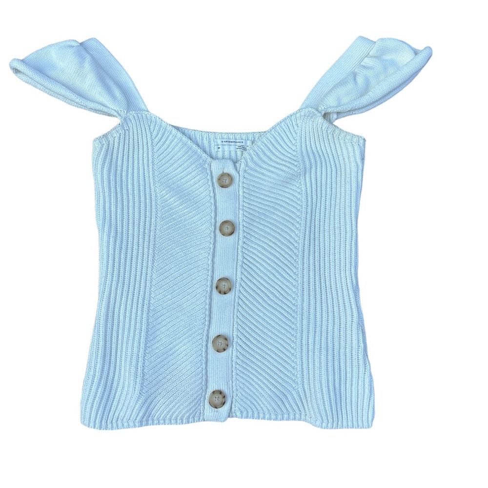 Gorgeous like new cream knit capped shoulder tank with wooden buttons.
